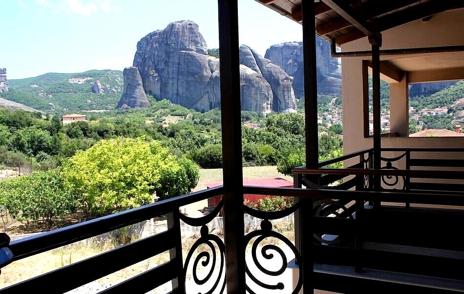 Grand Meteora Hotel